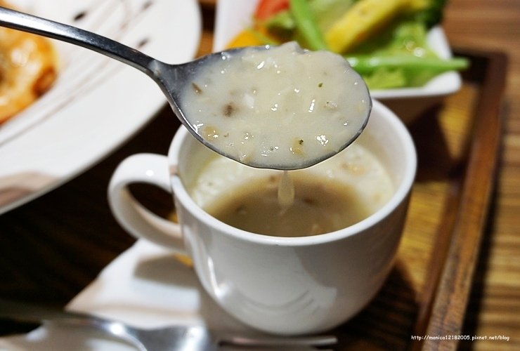 【卡菲。小食光 咖啡館-河堤店】-23-23