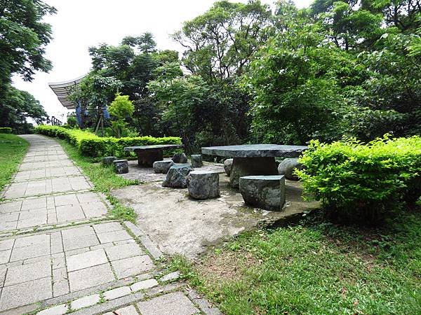 虎頭山公園爬山賞花 (43).JPG