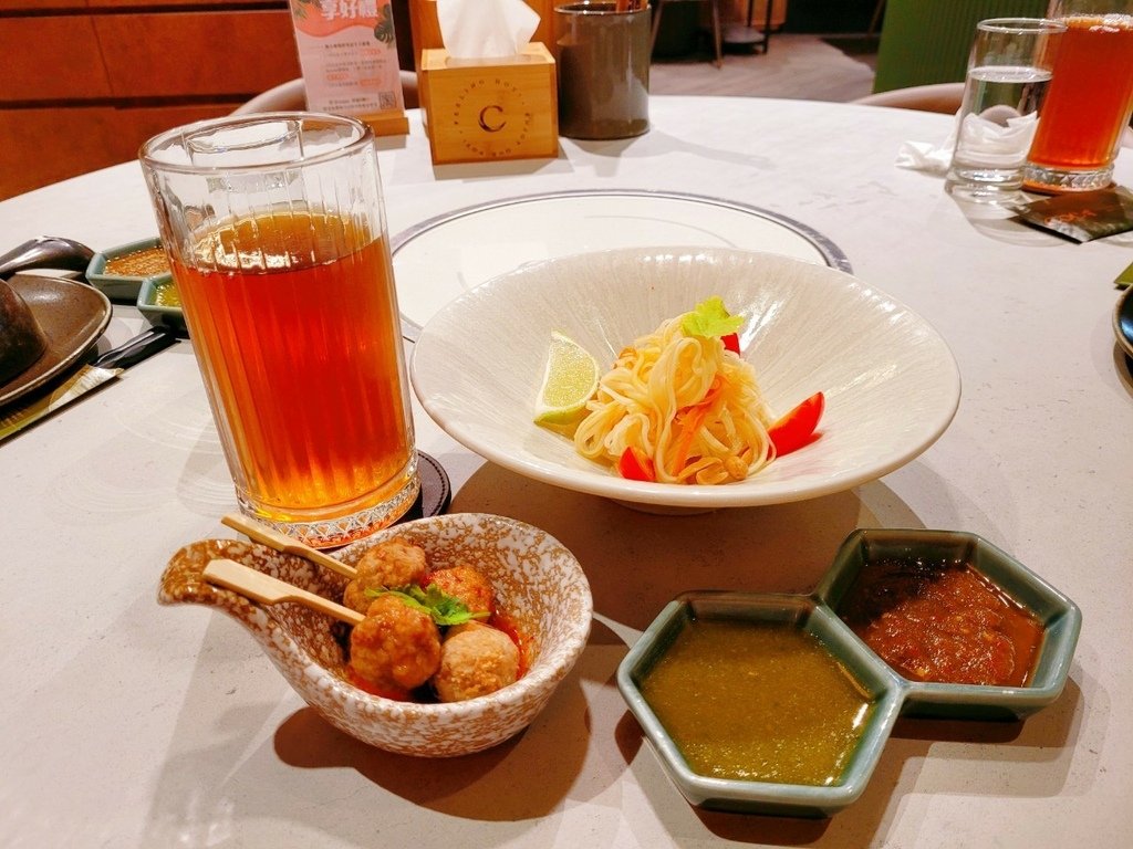 ♥【台北。大安】東區 COCA泰式海鮮火鍋 雙人饕餮肉品盛宴