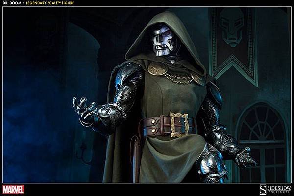 SIDESHOW Fantastic Four - Doctor Doom Legendary Scale Statue03