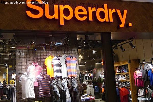 P1020937Superdry