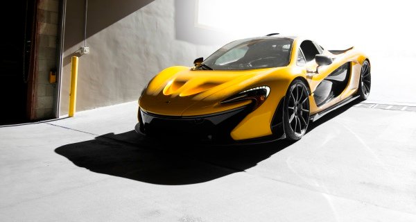 Yellow_McLaren.jpg