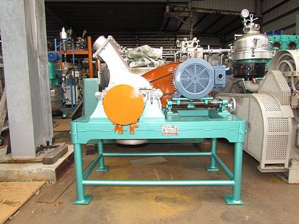 白鐵粉碎機,馬力10HP,型式FM-2,日本進HOSOKAWA MICRON FEATHER MILL (1).JPG