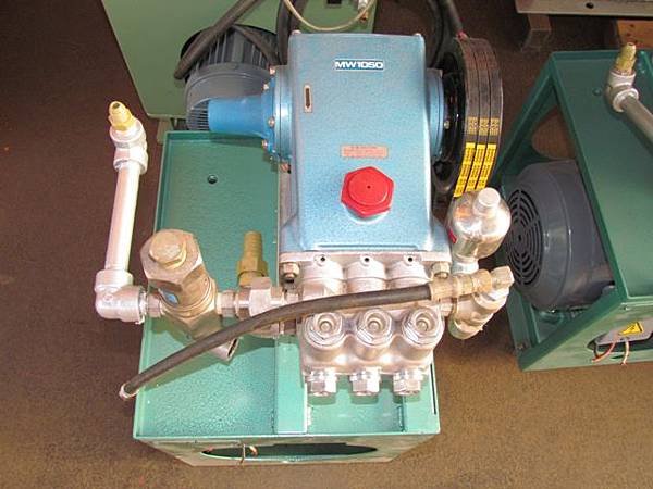 高壓白鐵幫浦,高壓清洗機,型號MW1050,馬力7.5HP,日本進CAT PUMP (2).JPG