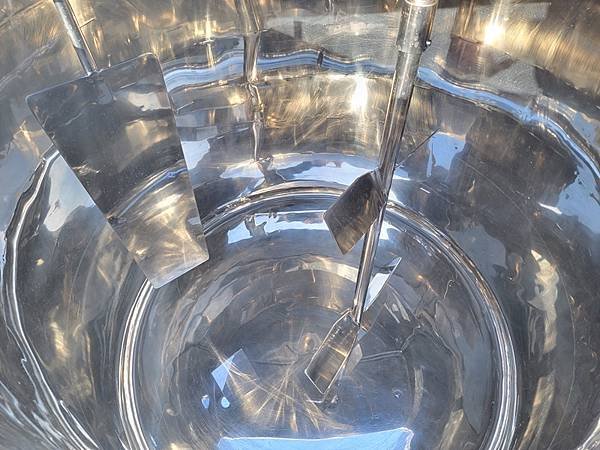 食品攪拌桶,桶身雙層循環冷熱源,容量1噸,日本進