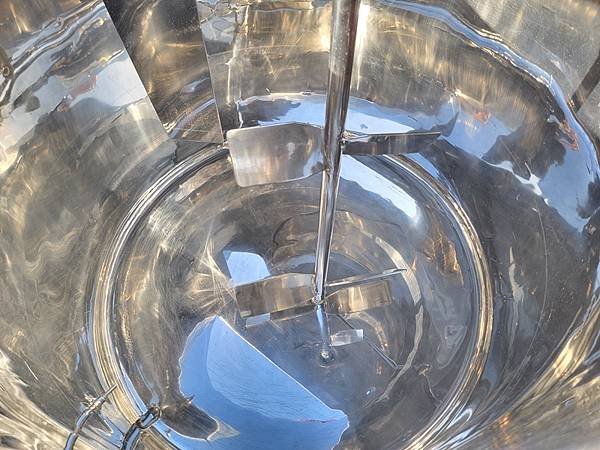 食品攪拌桶,桶身雙層循環冷熱源,容量1噸,日本進