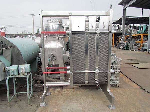板片式,熱交換器,冷卻器,殺菌機,3段式,日本進岩井機械工業株式會社