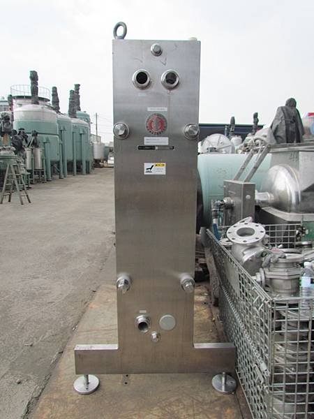 板片式,熱交換器,冷卻器,殺菌機,3段式,日本進岩井機械工業株式會社