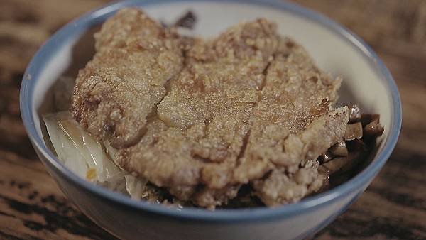 東道亭排骨飯調色完成 (0;07;45;23).jpg