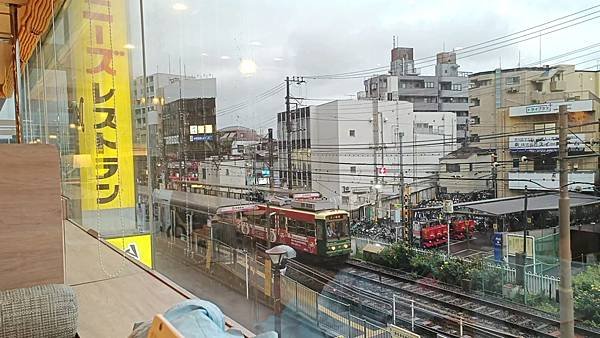 日本家庭餐廳推薦｜denny&apos;s家庭餐廳｜親子友善 平板點餐