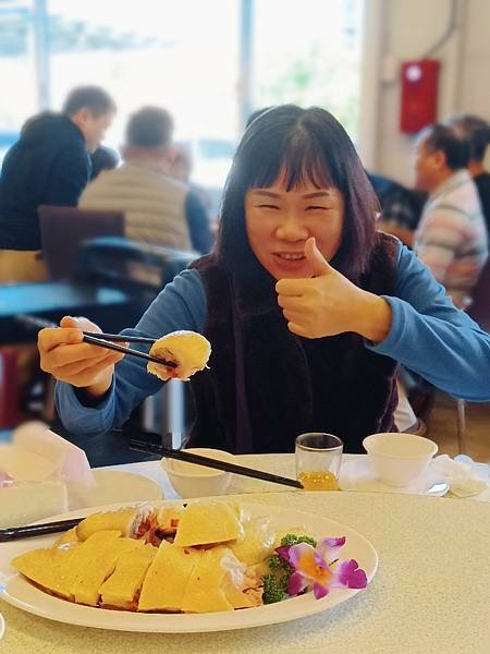 三峽美食｜春來園休閒餐館｜鱘龍魚60吃 藥膳鱘龍首