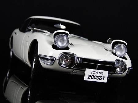 TOYOTA 2000GT