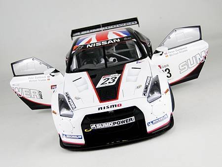 NISSAN GT-R FIA GT1 WORLD CHAMPIONSHIP 2010 TEAM SUMO POWER GT