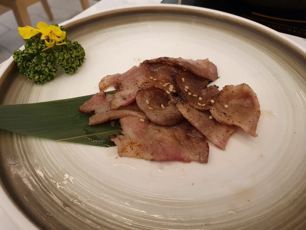 台中美食║西屯║日暮裏 冷蔵熟成肉専売．和牛鍋物食べ放題║頂