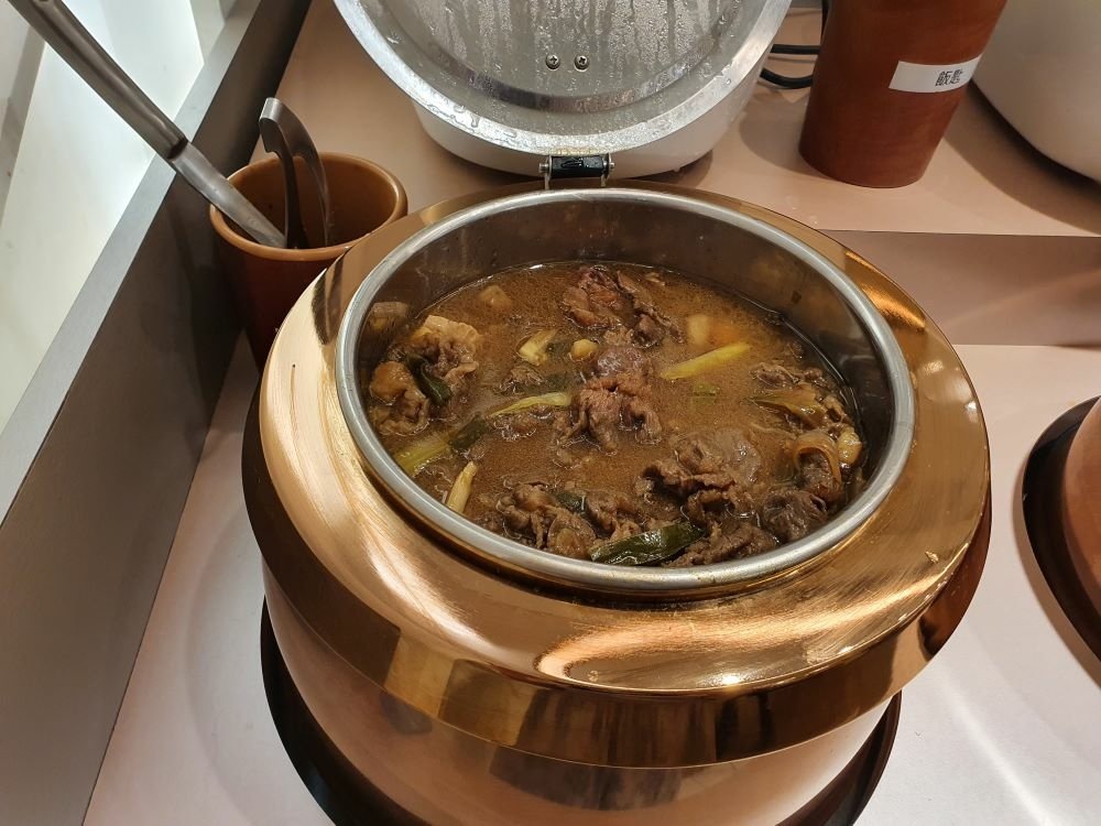 台中美食║西屯║日暮裏 冷蔵熟成肉専売．和牛鍋物食べ放題║頂