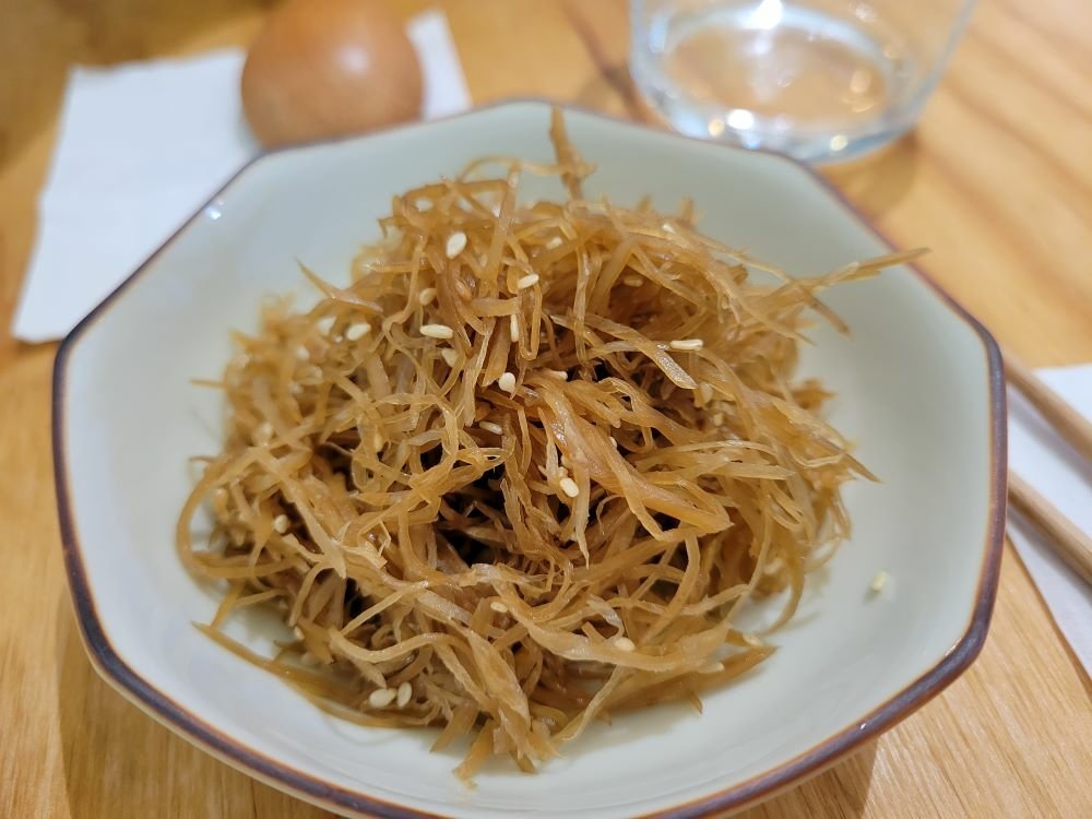 台中美食║南屯║小日山青║只販賣兩種餐點的文青麵食館