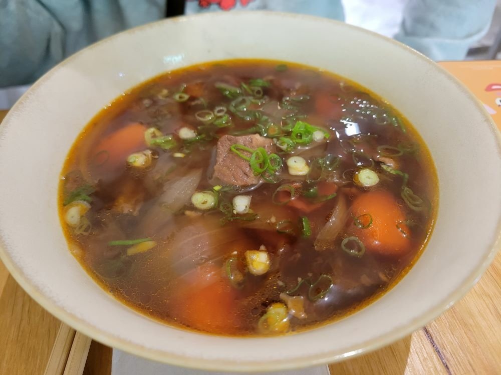台中美食║南屯║小日山青║只販賣兩種餐點的文青麵食館