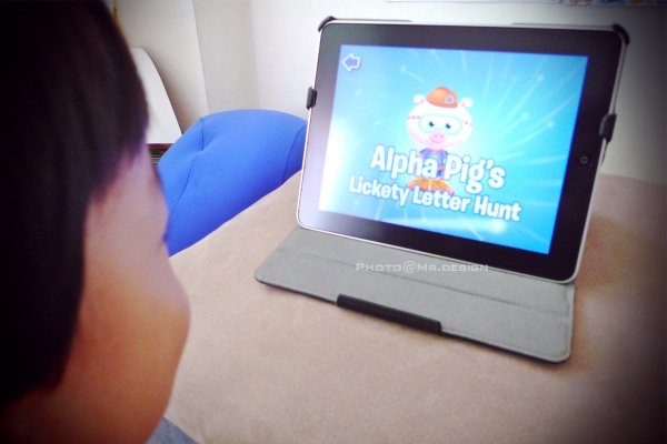 Todd用ipad玩super why學英文08.jpg