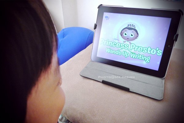 Todd用ipad玩super why學英文04.jpg