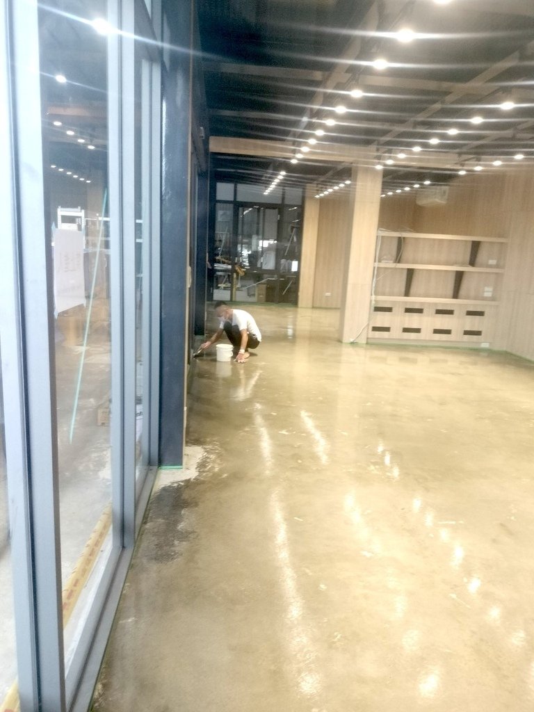 台南油漆｜環氧樹脂油漆5大好處｜振宏專業油漆團隊｜專業師傅施