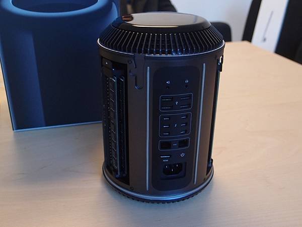 344744-mac-pro-exposed