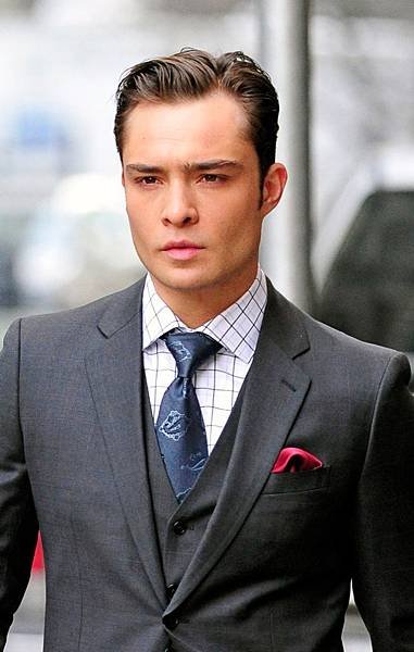 ed-westwick-gossip-girl-set-01112011-04-820x1292.jpeg