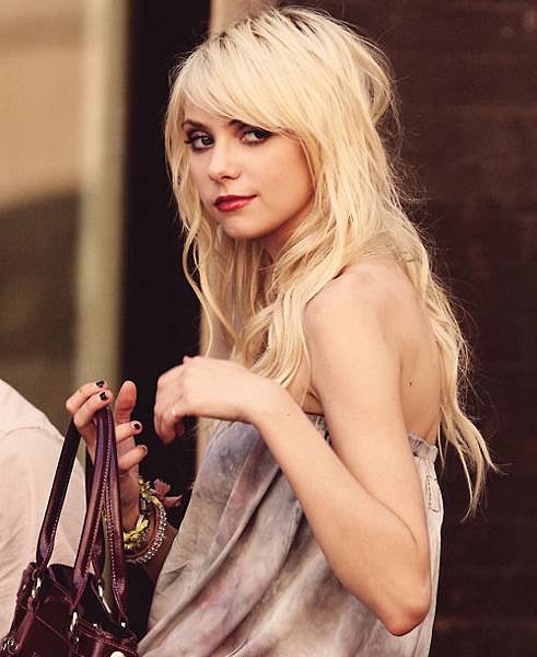 6358747106861365402140461831_JH-jenny-humphrey-21417802-500-611.jpg