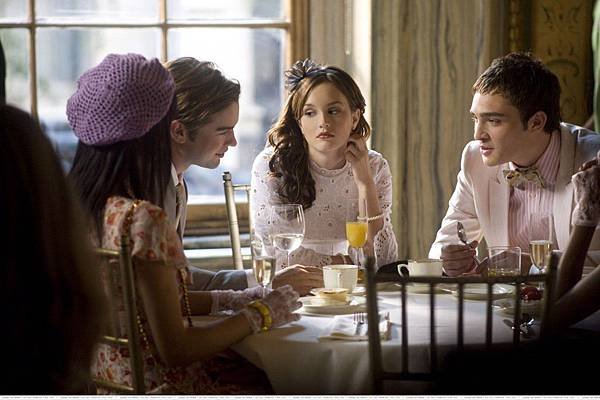 Blair-and-Chuck-Stills-Season-1-blair-and-chuck-5930686-2560-1707-1024x682.jpg