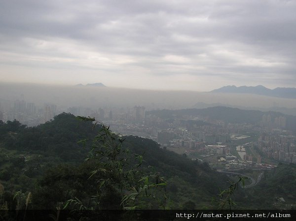 自高麗坑山展望台北市區