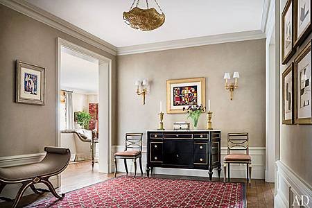 item8.rendition.slideshowWideHorizontal.alexa-hampton-09-manhattan-renovation-entry-hall-after