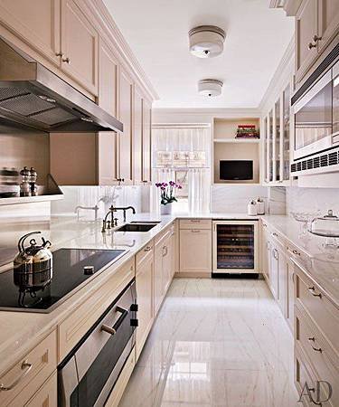 item6.rendition.slideshowWideVertical.alexa-hampton-07-manhattan-renovation-kitchen-after