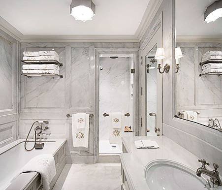 item15.rendition.slideshowWideVertical.alexa-hampton-16-manhattan-renovation-master-bath-after