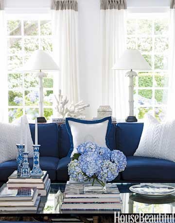 hbx-blue-and-white-bedroom-0609