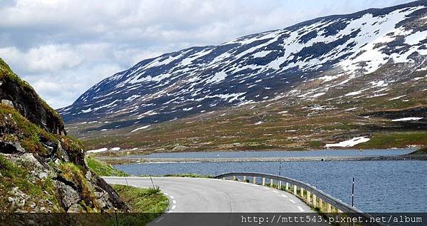 蓋倫格峽灣(Geirangerfjord )→里耳哈默Lillehammer沿途風光 (5).jpg