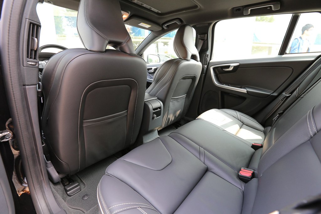 Volvo V60-T5-R-design1-2 (8 - 10)