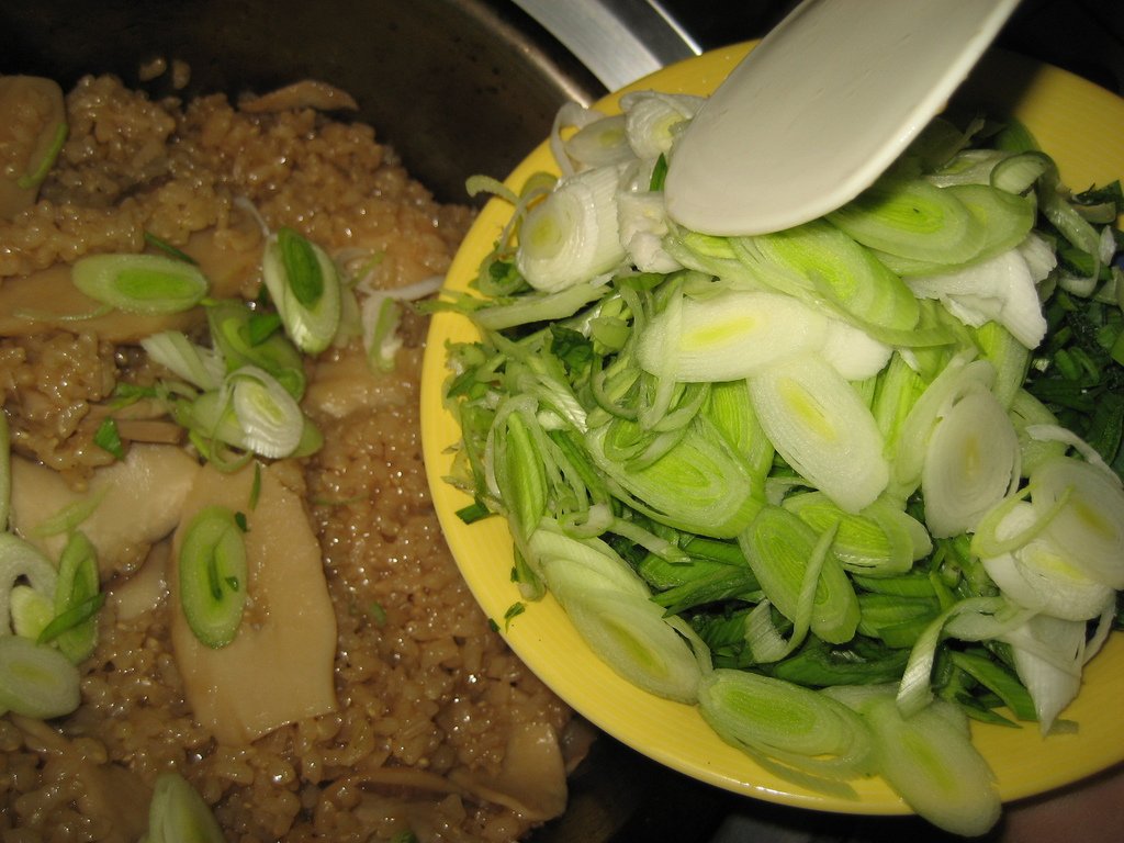 【健康養生飲食—上班族食譜】杏鮑菇臘味飯&amp;黑木耳香菇雞湯 ~~用電鍋輕易蒸出超好吃ㄉ港式好味道 (上班族拿手菜簡易食譜)