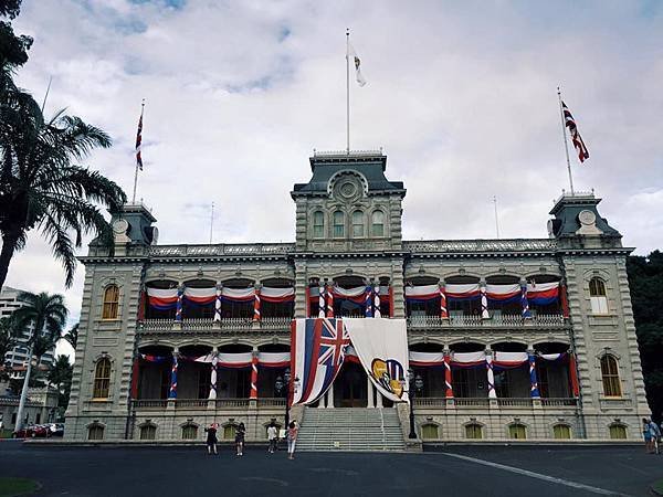 Iolani Palace3.jpg