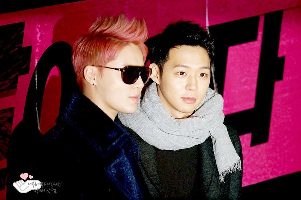 121108jackal04