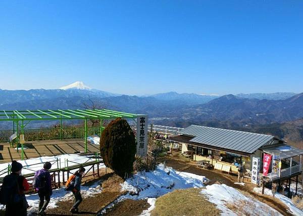 陣馬山「富士見茶屋」