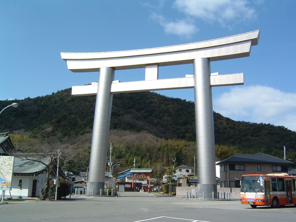 兵庫縣高砂鹿嶋神社鈦造大鳥居高26公尺