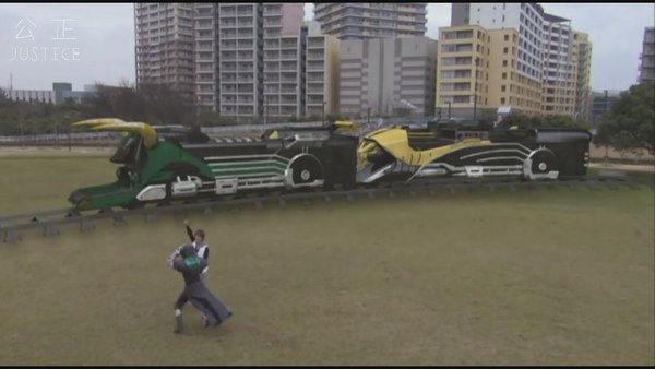 超．假面騎士電王 &amp; DECADE[(142689)04-33-10].JPG