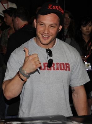 normal_tom-hardy-comic-con-08.jpg