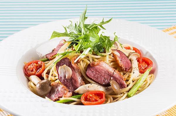 櫻桃鴨胸芥子義大利麵 Spaghetti w Smoked Duck Breasts