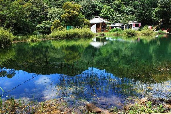 新山夢湖