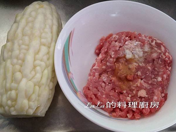 2015-05-27 豆豉悶苦瓜襄肉1