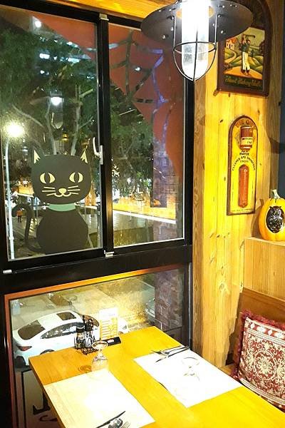 擺飾精彩的南瓜屋紐奧良義式餐館