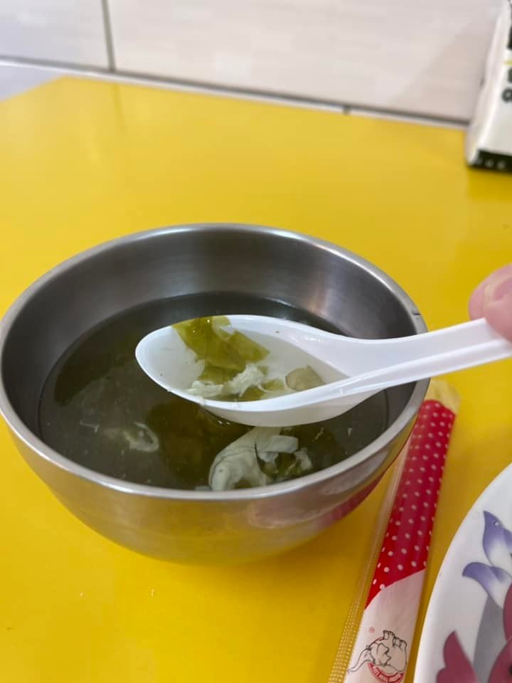 港記燒臘店｜烤鴨香脆好吃，環境乾淨整潔 ｜嘉義燒臘