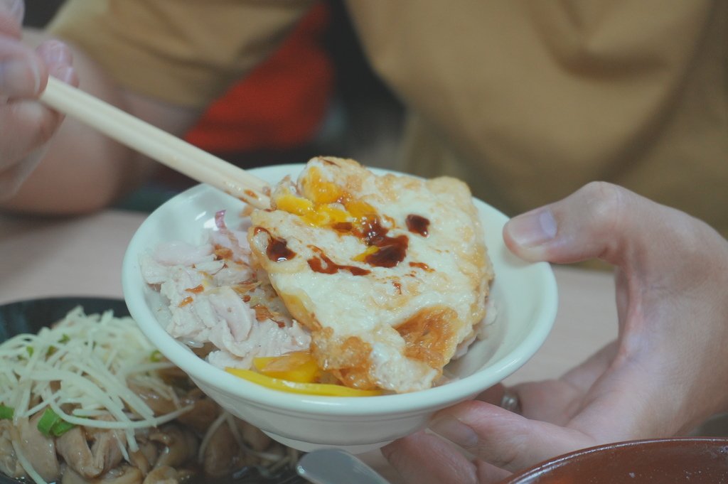 阿宏師火雞肉飯 宵夜幫吳鳳店｜下午四點營業到凌晨十二點，蚵仔