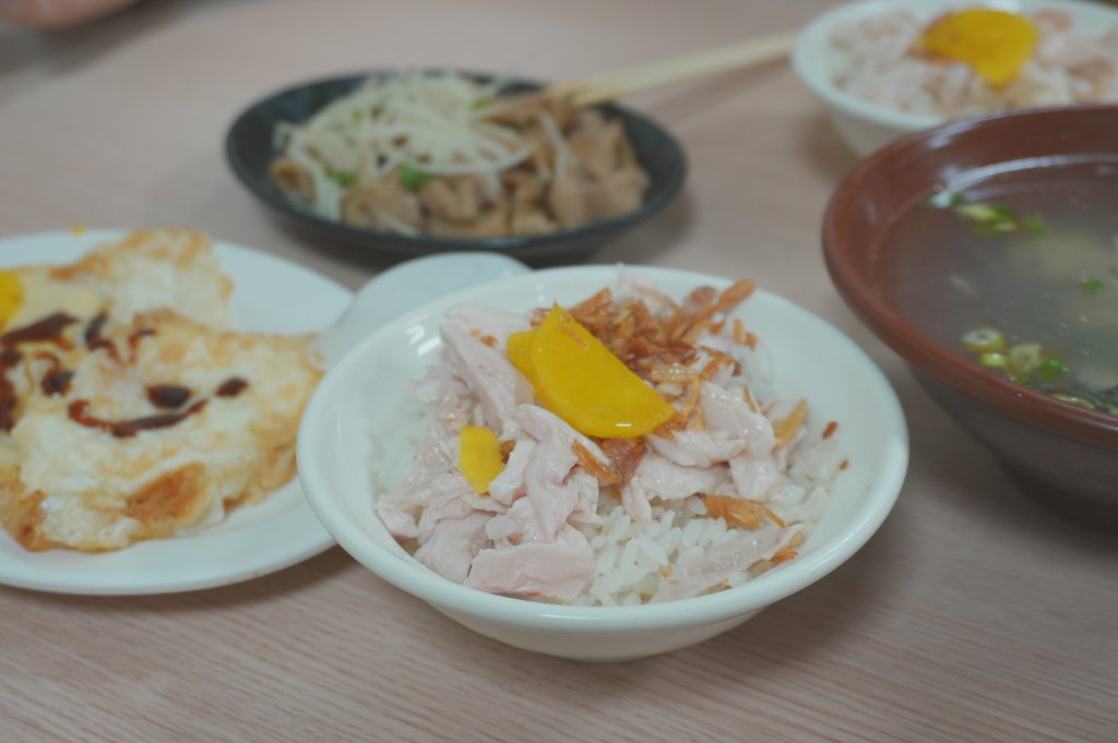 阿宏師火雞肉飯 宵夜幫吳鳳店｜下午四點營業到凌晨十二點，蚵仔