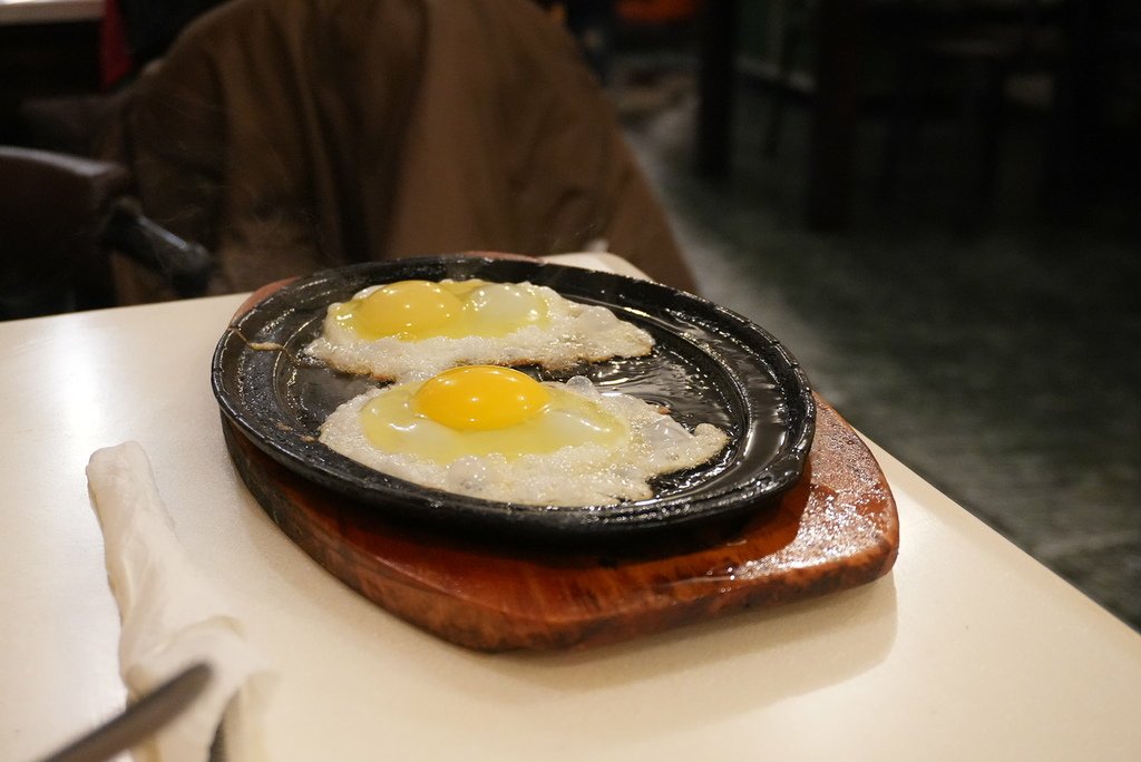 Ｔ到鐵板｜出餐速度快，店東親切，濃湯好喝｜嘉義牛排